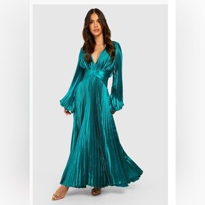 BRAND NEW PLEATED SATIN BOOHOO DRESS